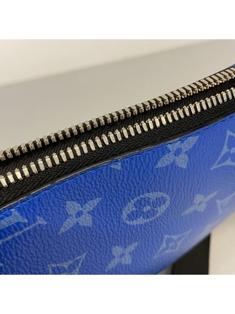Louis Vuitton Belt Bag Taigarama Duo Blue - Picture 7 of 8